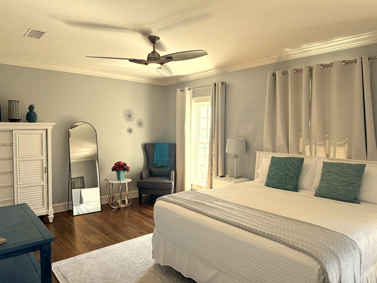 3rd Floor — King Bedroom photo 1